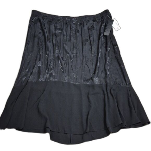 Added Dimensions for Catherines Black Floral Jacquard Skirt 4X Flowy NWT - Picture 1 of 8
